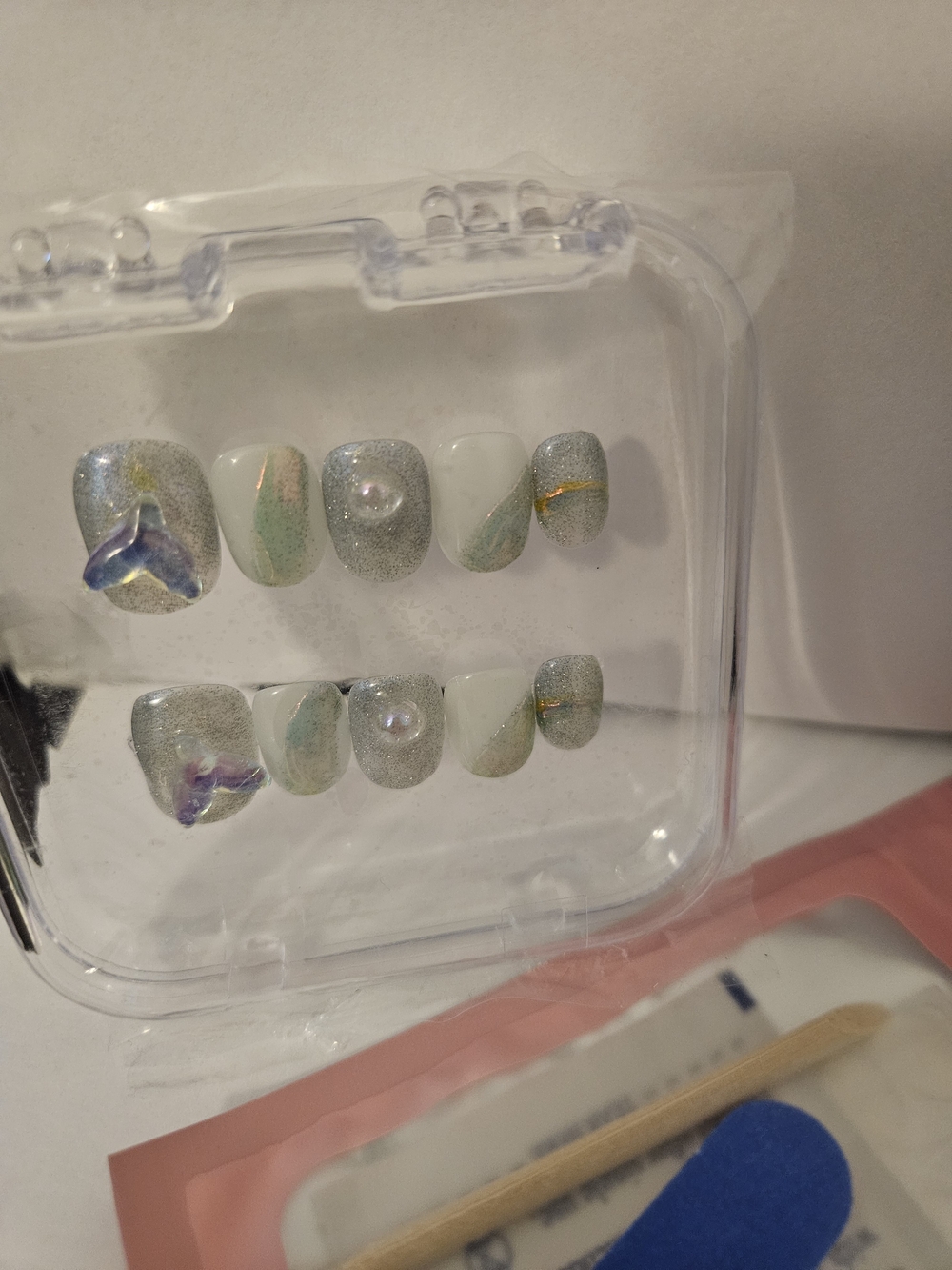 Clear Iridescent Press-On Toe Nails - Silver & White Size Small